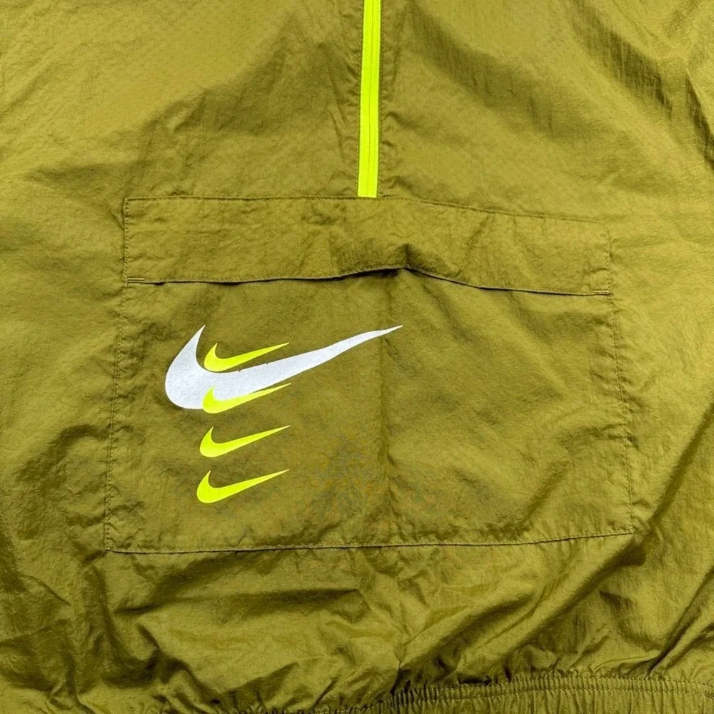 Nike Swoosh Running Jacket‎ Olive Green Dri-FIT Half Zip Pullover XS